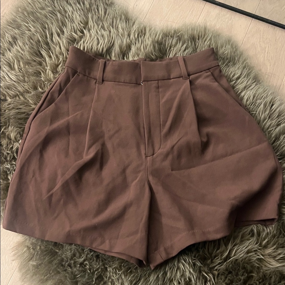 Abercrombie & Fitch Brown High-Rise Pleated Women's Shorts